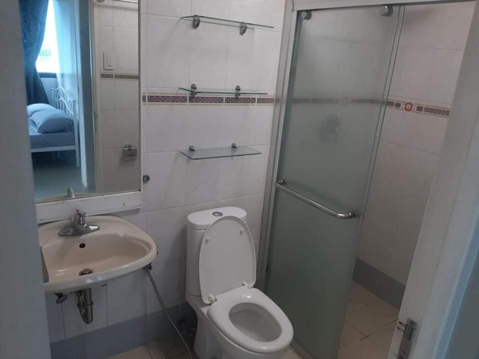Spacious 2 Bedroom Unit With Pool Manila Kültér fotó