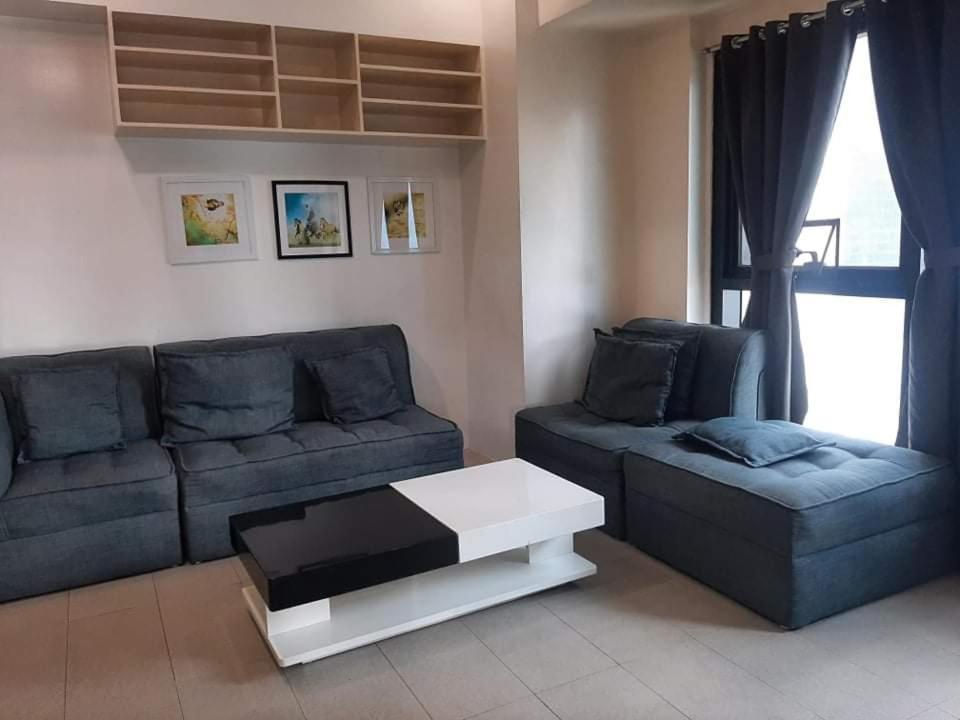 Spacious 2 Bedroom Unit With Pool Manila Kültér fotó