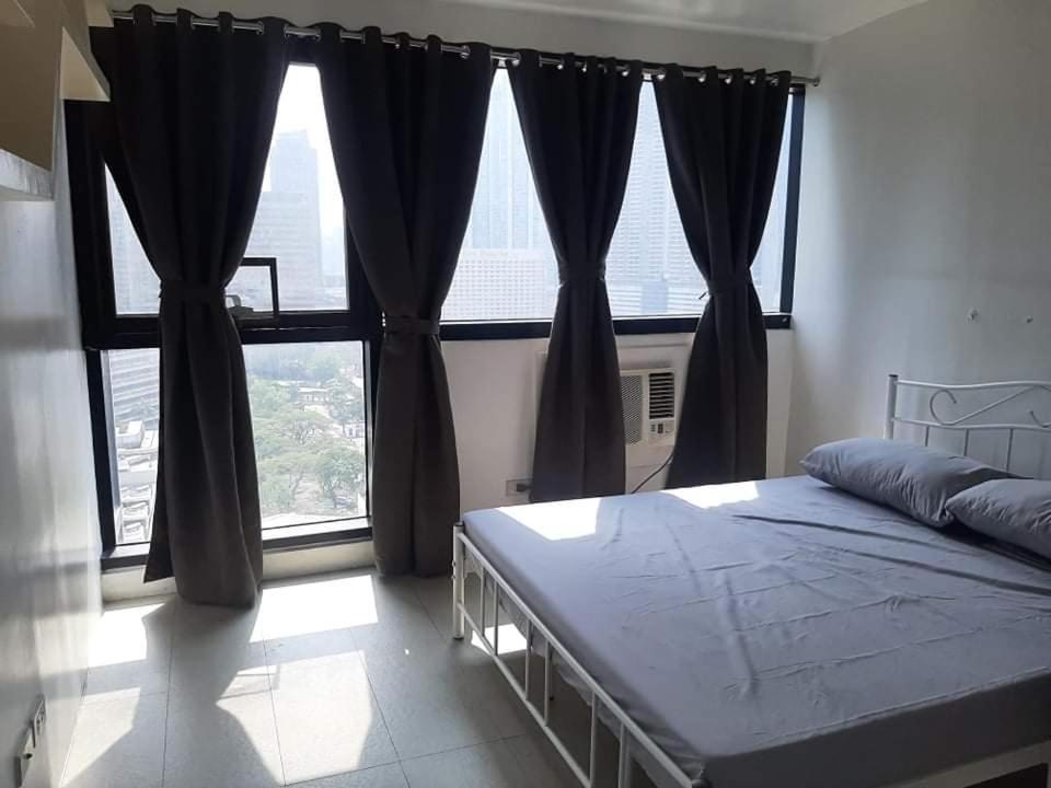 Spacious 2 Bedroom Unit With Pool Manila Kültér fotó